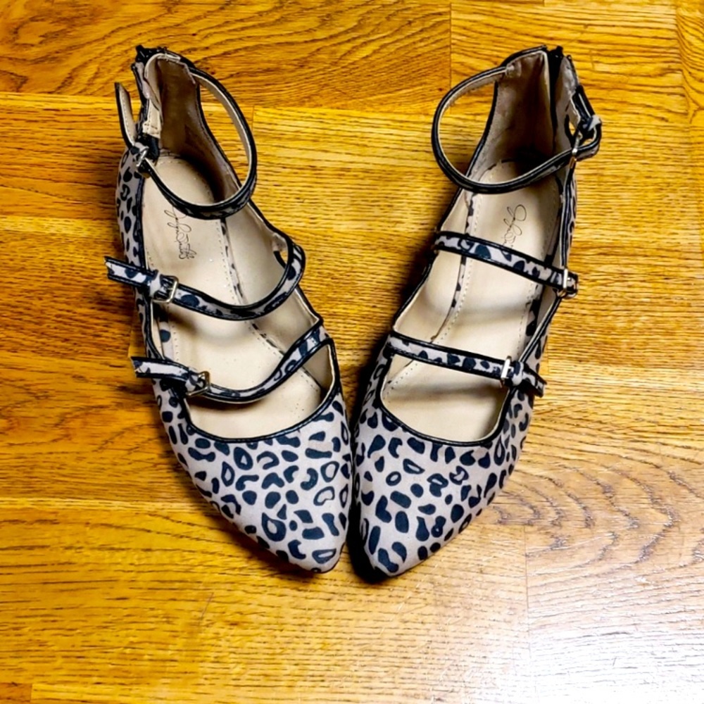 Jaclyn Smith flats Size 8M